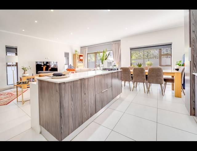3 BEDROOM HOUSE FOR SALE IN BRYANSTON